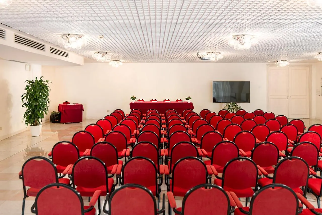 Universal Hotel Cervia 4*,