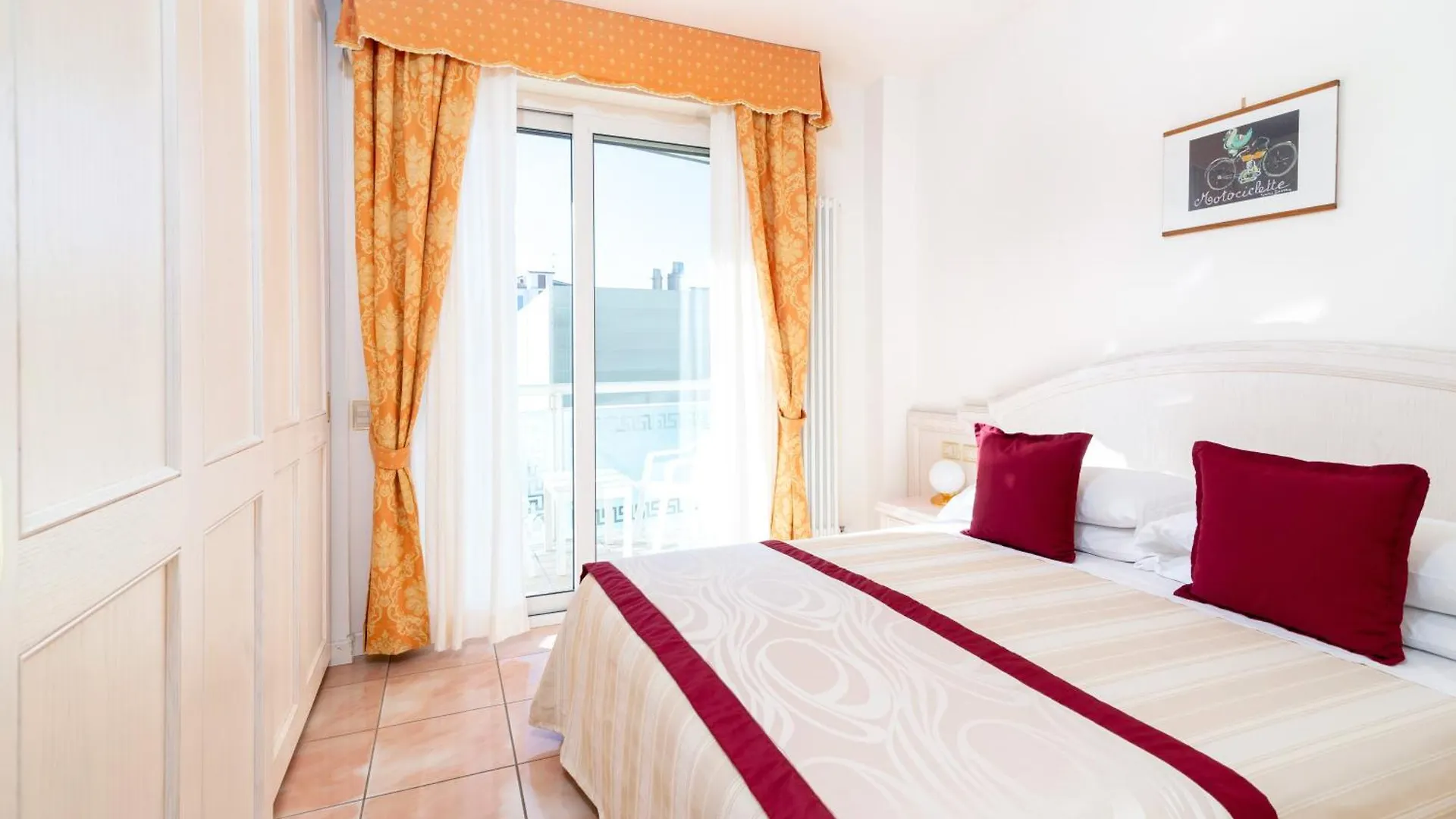 Universal Hotel Cervia 4*,  Italy