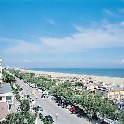 Universal Hotel تّشيرفييا